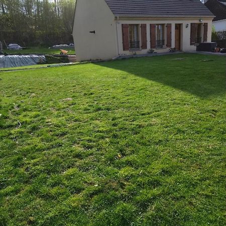 Agréable maison de campagne Le Mesnil-Theribus Esterno foto